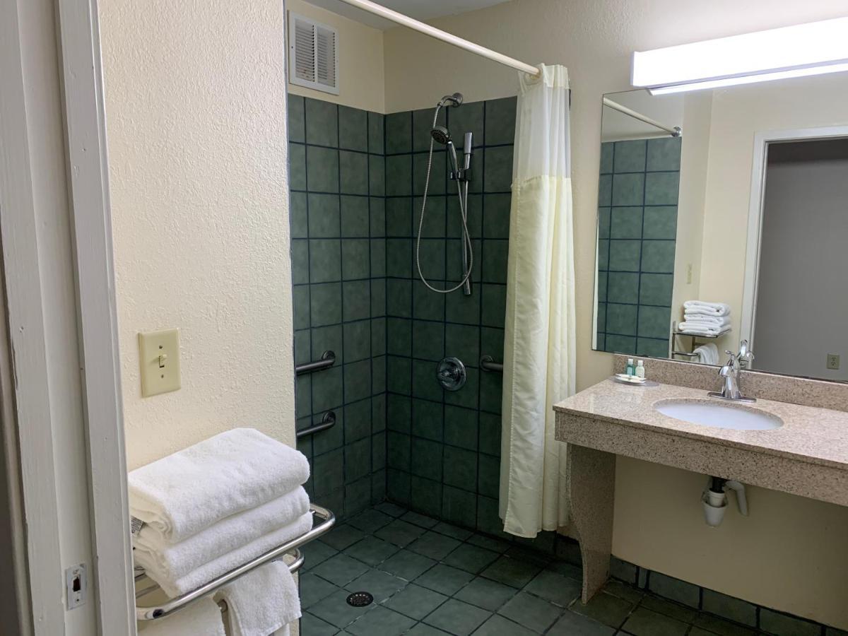 Quality Inn Montgomery South Hope Hull Exteriör bild
